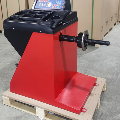 Standart koniler Araba Lastik Dengeleme Makinesi Hassas plastik kapak Lastik Dengeleme Makinesi  Kendini kalibre eden ve kendi kendine teşhis programları Araba Lastik Dengeleme Ekipmanı